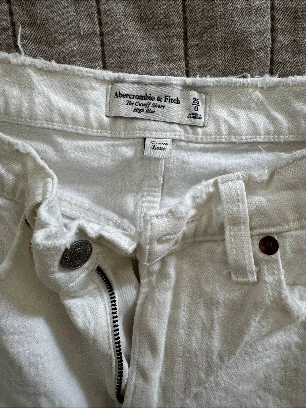 Abercrombie & Fitch White Distressed Denim Cutoff Shorts high rise